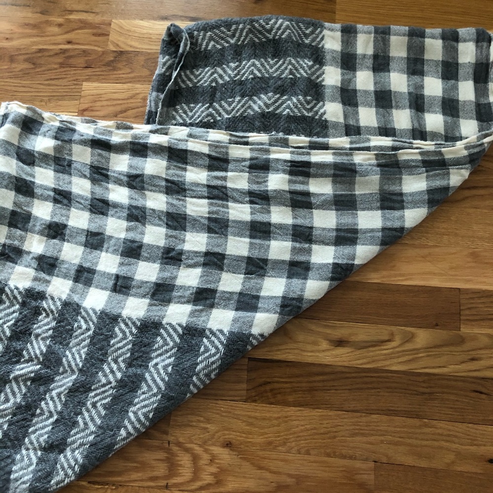14th & Union Chevron Infinity Scarf - Picture 3 of 8